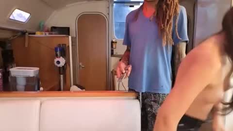 Snapshot of monkandmia chatting on November 17, 4:35 pm Monk and Mia online show from November 17, 4:35 pm