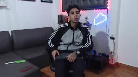 simon dice online show from February 13, 12:43 pm