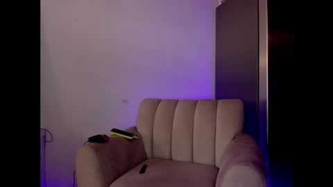 Snapshot of monky_0002 chatting on March 1, 1:35 pm monky_0002 online show from March 1, 1:35 pm