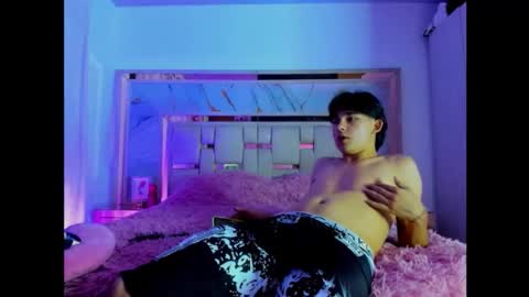 Snapshot of monky_0002 chatting on March 6, 11:34 pm monky_0002 online show from March 6, 11:34 pm