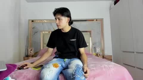 Snapshot of monky_0002 chatting on March 15, 1:33 am monky_0002 online show from March 15, 1:33 am