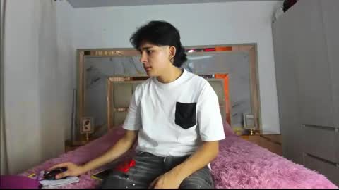 Snapshot of monky_0002 chatting on March 17, 12:37 am monky_0002 online show from March 17, 12:37 am