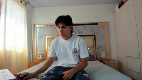 Snapshot of monky_0002 chatting on March 21, 7:39 pm monky_0002 online show from March 21, 7:39 pm