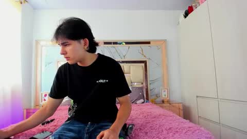 Snapshot of monky_0002 chatting on March 24, 4:34 pm monky_0002 online show from March 24, 4:34 pm