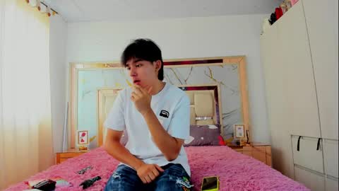 Snapshot of monky_0002 chatting on March 25, 3:18 pm monky_0002 online show from March 25, 3:18 pm