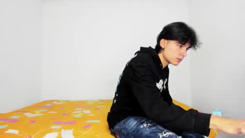 monky_0002 online show from May 18, 3:40 pm