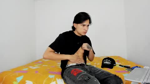 monky_0002 online show from May 19, 8:15 pm
