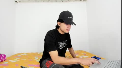 monky_0002 online show from May 21, 4:25 pm