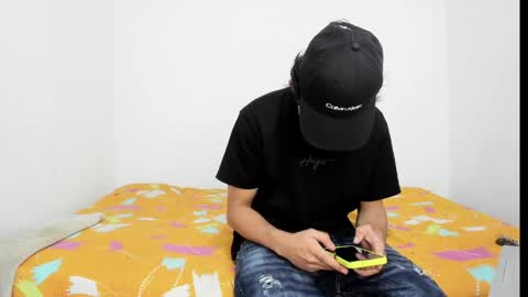 monky_0002 online show from May 22, 3:28 pm