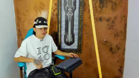 monky_0002 online show from June 7, 7:28 pm