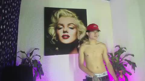 monky_0002 online show from June 17, 7:04 pm