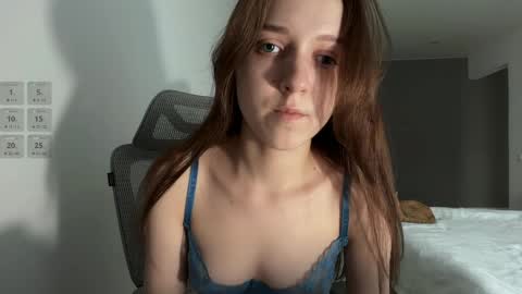 Snapshot of monnymoonn chatting on May 30, 11:40 am Mary online show from May 30, 11:40 am