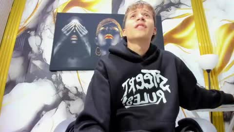 mono_blonde online show from June 8, 11:10 am