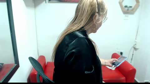 monserrat_diva online show from May 11, 6:27 pm