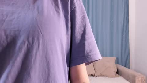 Snapshot of monserratecosden chatting on December 16, 8:52 am My name is Emily online show from December 16, 8:52 am