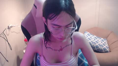 Snapshot of monstercockselfsuck chatting on January 29, 11:30 am ELYSE A SIMPLE GIRL online show from January 29, 11:30 am