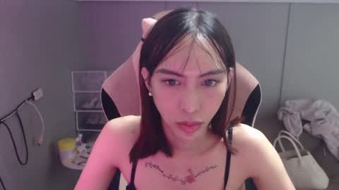 Snapshot of monstercockselfsuck chatting on February 17, 2:26 pm ELYSE A SIMPLE GIRL online show from February 17, 2:26 pm