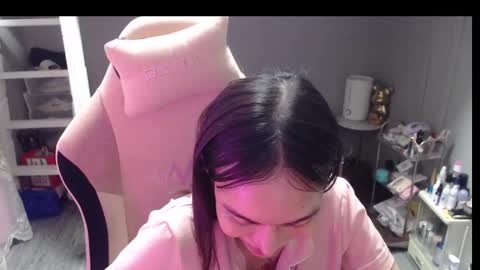 ELYSE A SIMPLE GIRL online show from January 17, 11:48 am