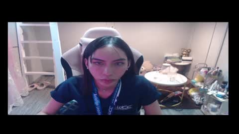 ELYSE A SIMPLE GIRL online show from February 18, 4:52 am
