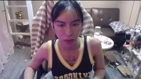 ELYSE A SIMPLE GIRL online show from May 4, 3:52 pm