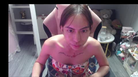 ELYSE A SIMPLE GIRL online show from May 21, 11:17 am