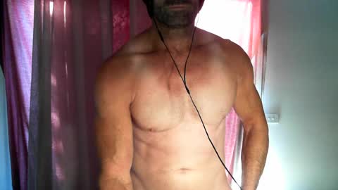 Snapshot of monsterdildos chatting on June 21, 1:41 am monsterdildos online show from June 21, 1:41 am
