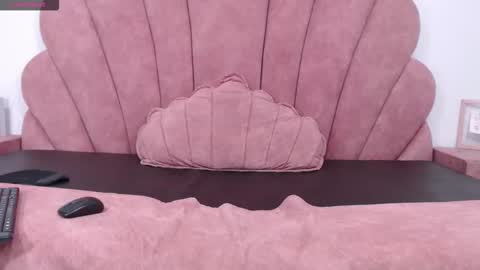 Linda Darling online show from December 3, 4:38 pm