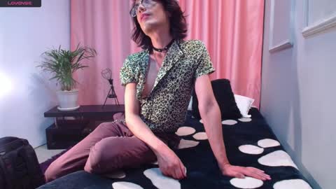 Linda Darling online show from December 14, 8:02 pm