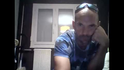 montmasse online show from April 27, 9:02 pm