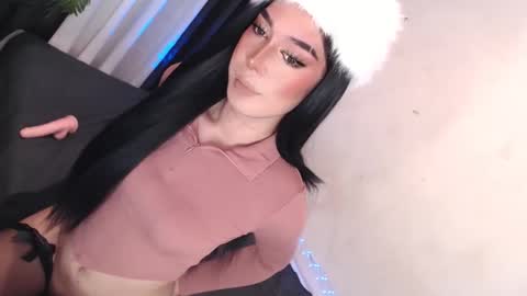 Snapshot of montrous_princessx chatting on January 29, 10:27 am Princess take me to private or password show online show from January 29, 10:27 am
