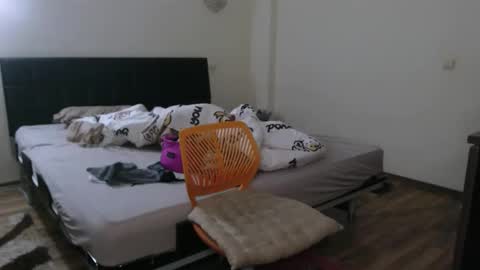 Monse online show from October 1, 6:36 pm