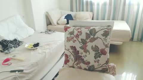 Monse online show from June 8, 5:46 pm