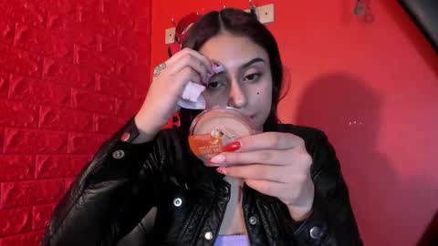 Snapshot of monttserratt chatting on October 3, 12:02 pm Monttserratt online show from October 3, 12:02 pm