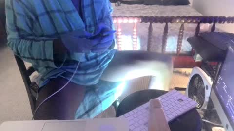 montydxxx2 online show from June 3, 5:43 am