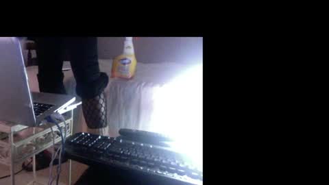 montydxxx2 online show from June 19, 1:32 am