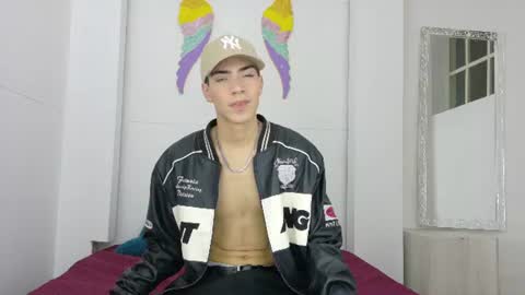 Snapshot of monyel_blake chatting on June 11, 11:41 am online show from June 11, 11:41 am