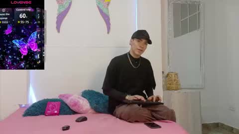   online show from July 25, 11:52 am