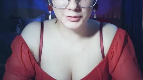 moodiemira online show from February 12, 1:39 pm