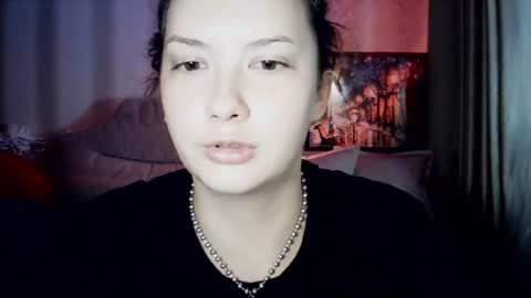 moodiemira online show from June 20, 5:49 pm