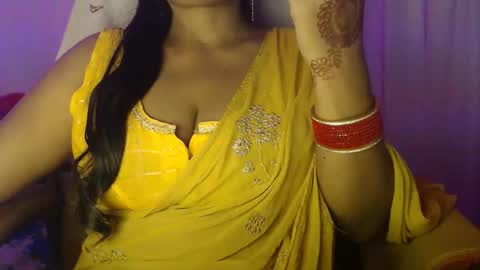 Snapshot of moody_maya chatting on October 5, 10:13 am Maya online show from October 5, 10:13 am