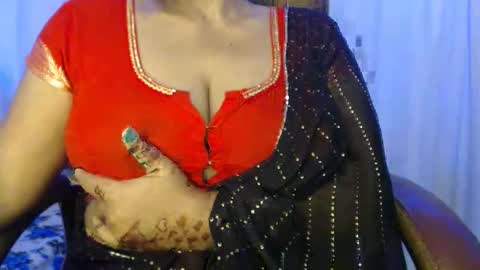 Snapshot of moody_maya chatting on October 31, 11:44 am Maya online show from October 31, 11:44 am