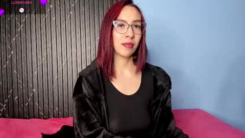 Snapshot of moolly_evanz chatting on April 15, 3:30 pm moolly_evanz online show from April 15, 3:30 pm