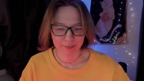 Snapshot of moon__girl chatting on January 14, 7:19 pm Roxy online show from January 14, 7:19 pm