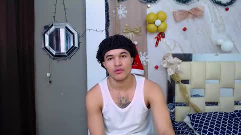 moon_and_fire_ online show from December 21, 3:35 am