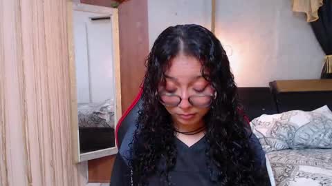 moon_and_fire_ online show from April 28, 2:49 am