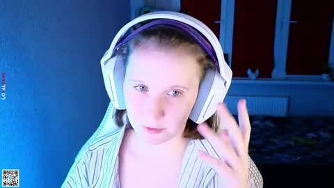 Lola online show from October 3, 4:26 pm