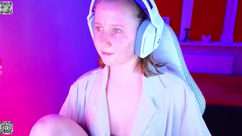 Lola online show from November 29, 3:26 pm