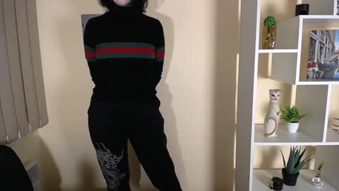 Snapshot of moon_foxy_ chatting on December 3, 9:55 am Diana online show from December 3, 9:55 am