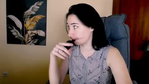 Snapshot of moon_foxy_ chatting on January 12, 8:04 am Diana online show from January 12, 8:04 am