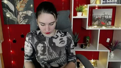 Snapshot of moon_foxy_ chatting on January 18, 10:06 am Diana online show from January 18, 10:06 am